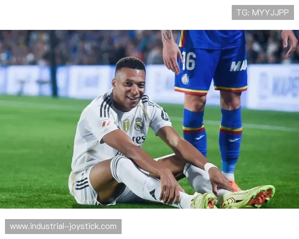 伊萨克与姆巴佩在战术角色与上限潜力上差距何在？